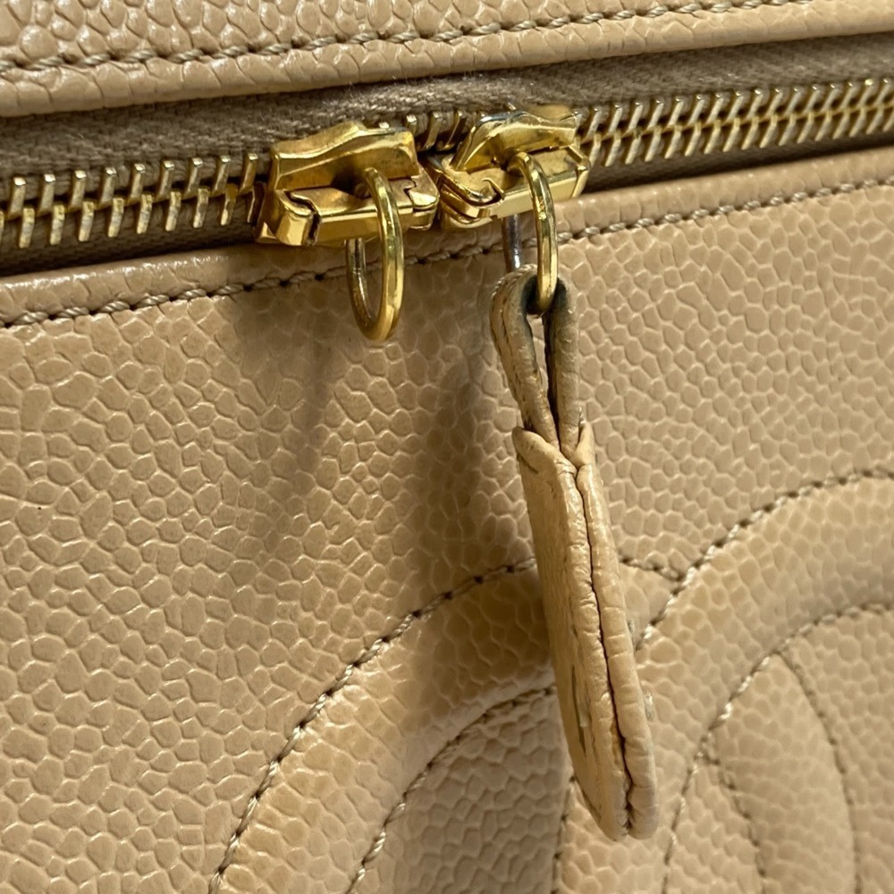 CHANEL Cream Caviar Leather Logo Shoulder Bag - Picture 5 of 16